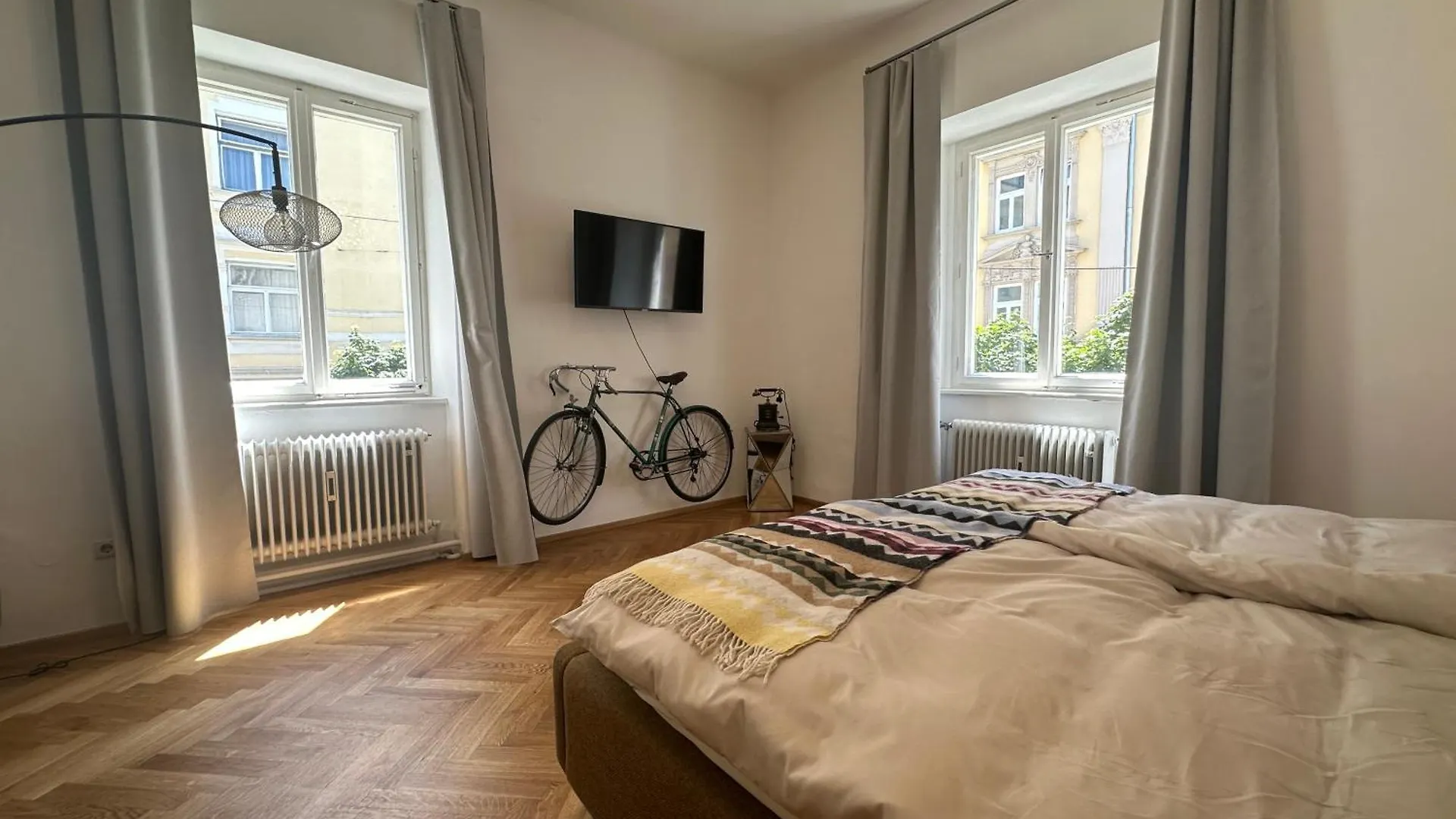 Charmantes Altbau-Apartment In Der Altstadt Salzburg Austria