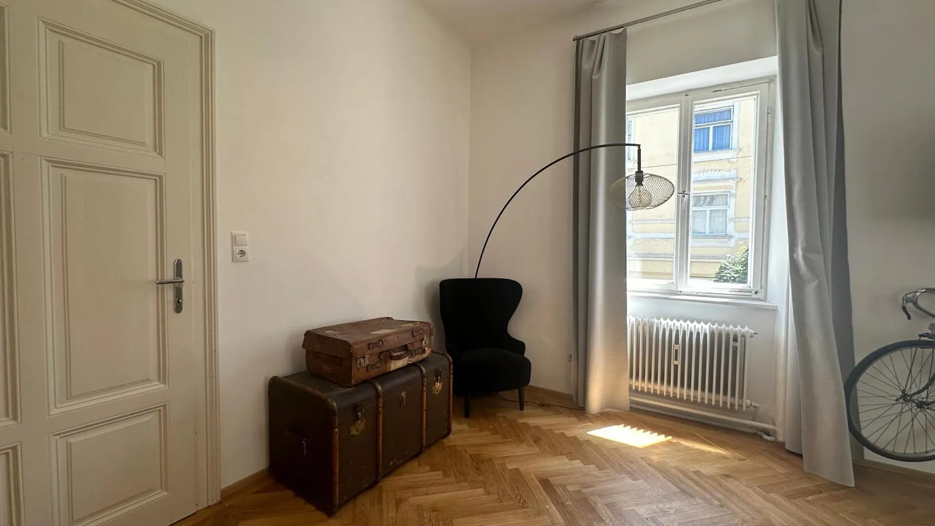 Charmantes Altbau-Apartment In Der Altstadt Salzburg Apartment
