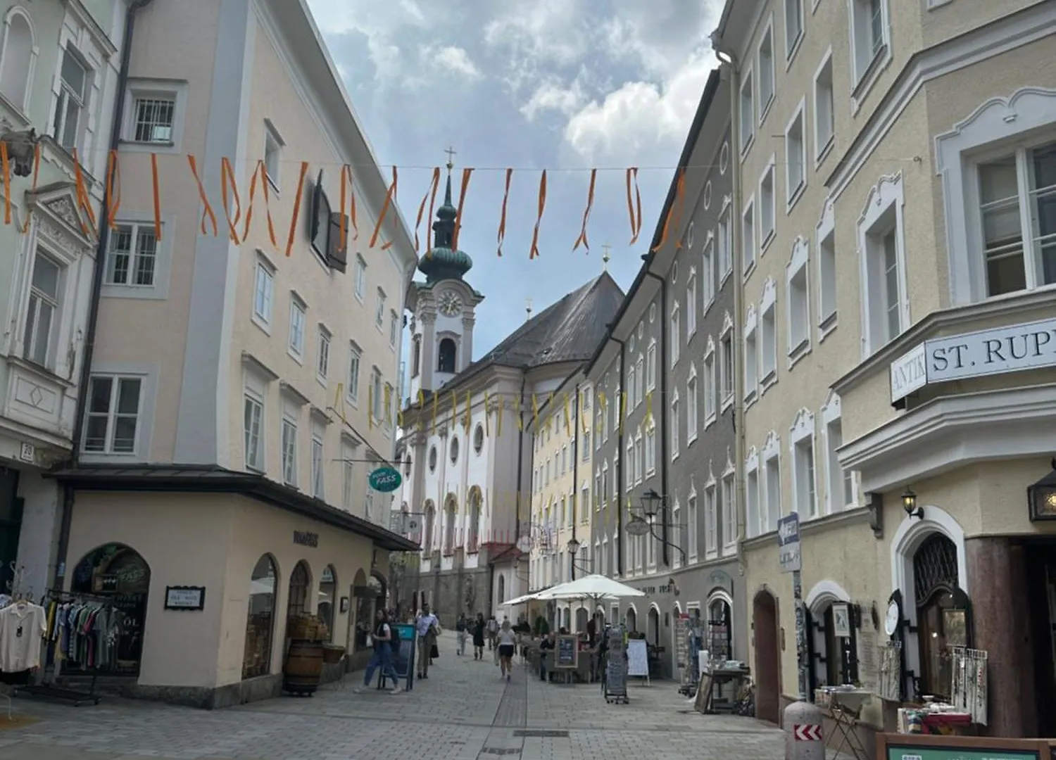 Charmantes Altbau-Apartment In Der Altstadt Salzburg