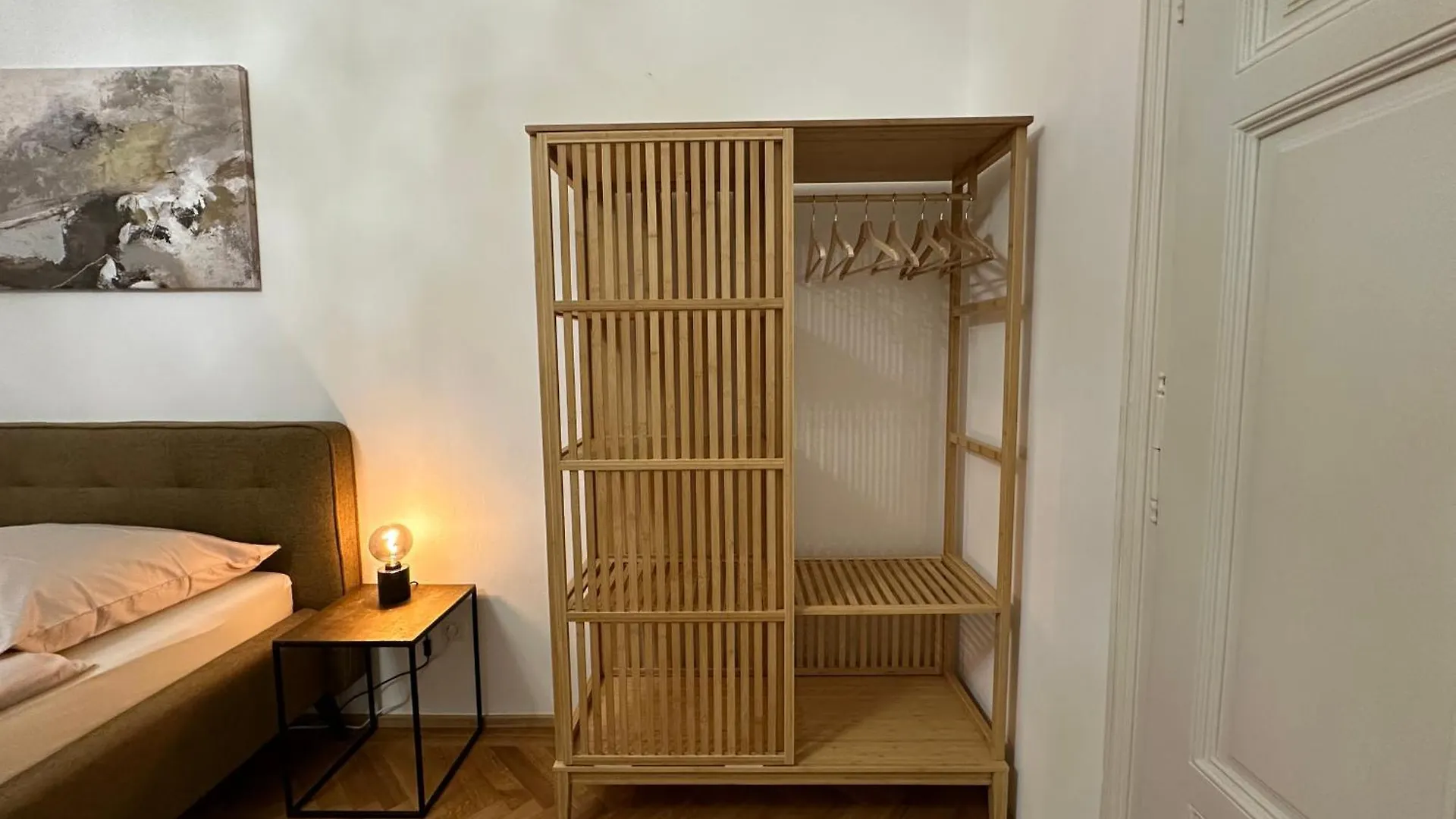 Charmantes Altbau-Apartment In Der Altstadt Salzburg Apartment